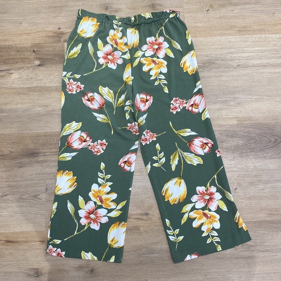 Jules & Leopold Floral Dress Capris - Picture 7 of 11